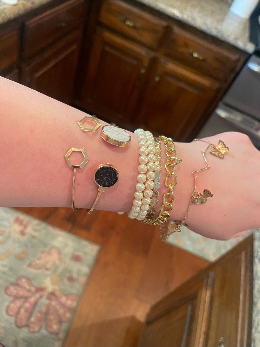 Assorted Women's bracelets - Picture 3 of 16